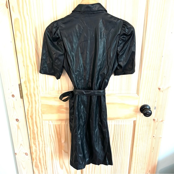DKNY Short Puff Sleeve Faux Leather Button Down Dress. Size 4. - Picture 10 of 16